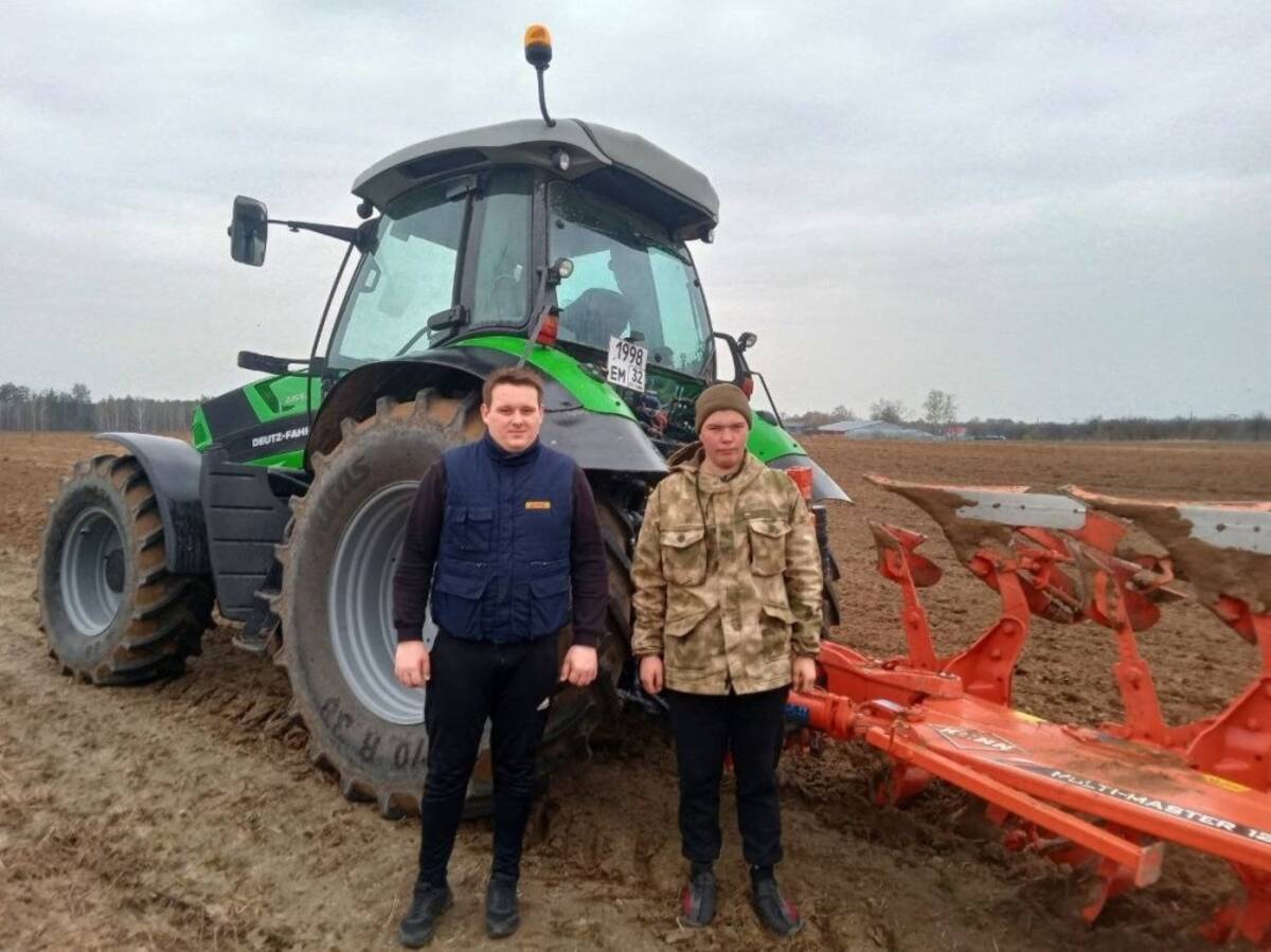 Брянские студенты проходят производственную практику на полях сельхозпредприятий Стародубщины
