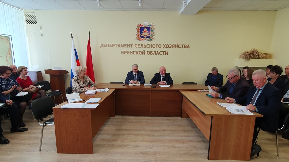 В департаменте сельского хозяйства Брянской области состоялось совещание по вопросу готовности и проведения весенне-полевых работ