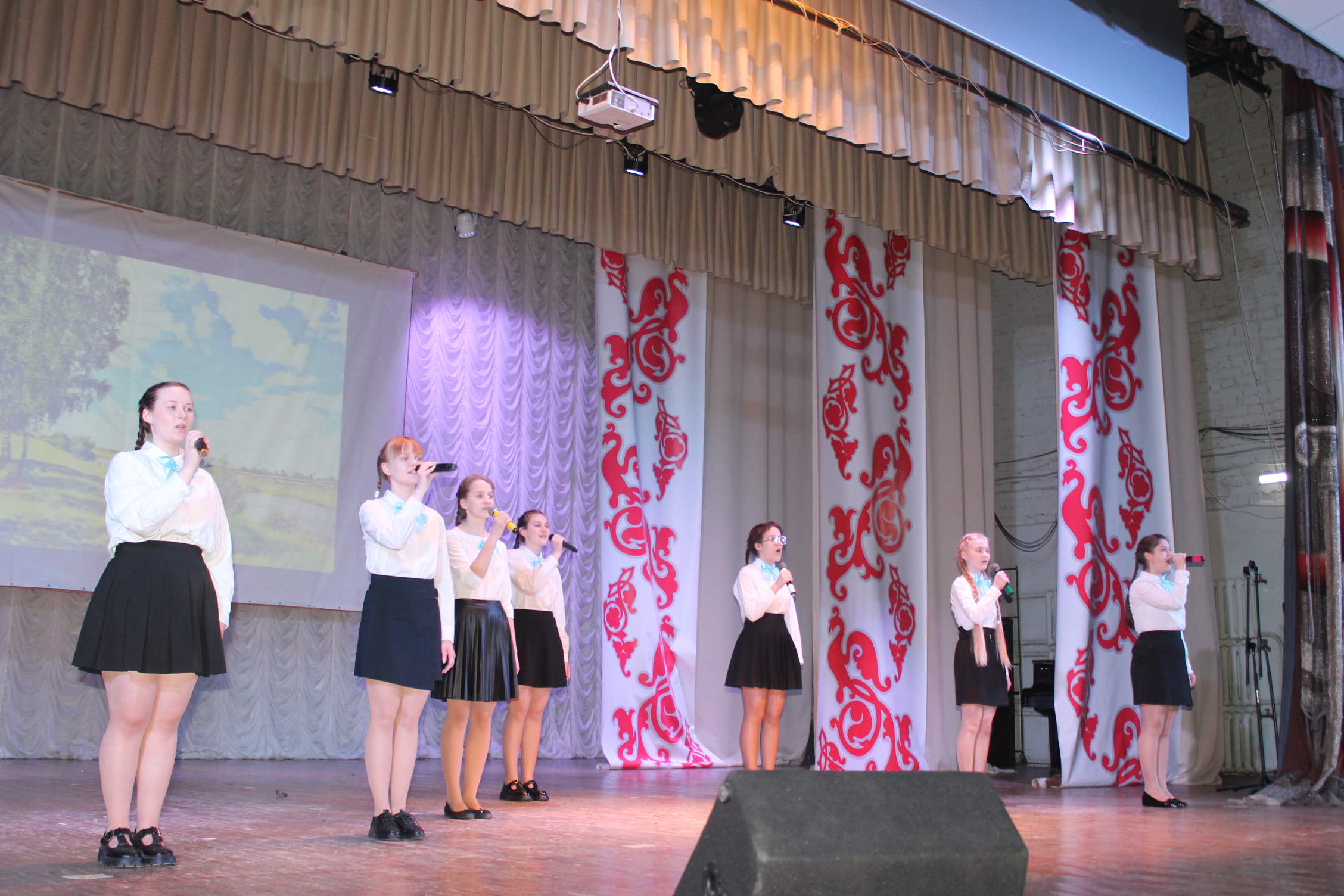 В Карачевском РДК прошёл смотр художественного творчества