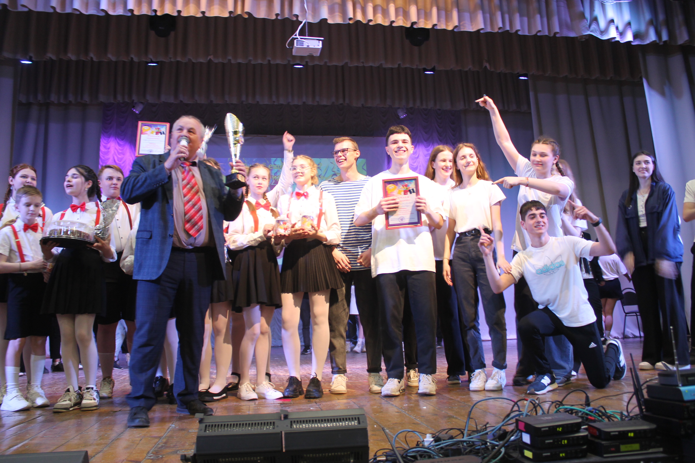 КВН по — карачевски состоялся районном Доме культуры