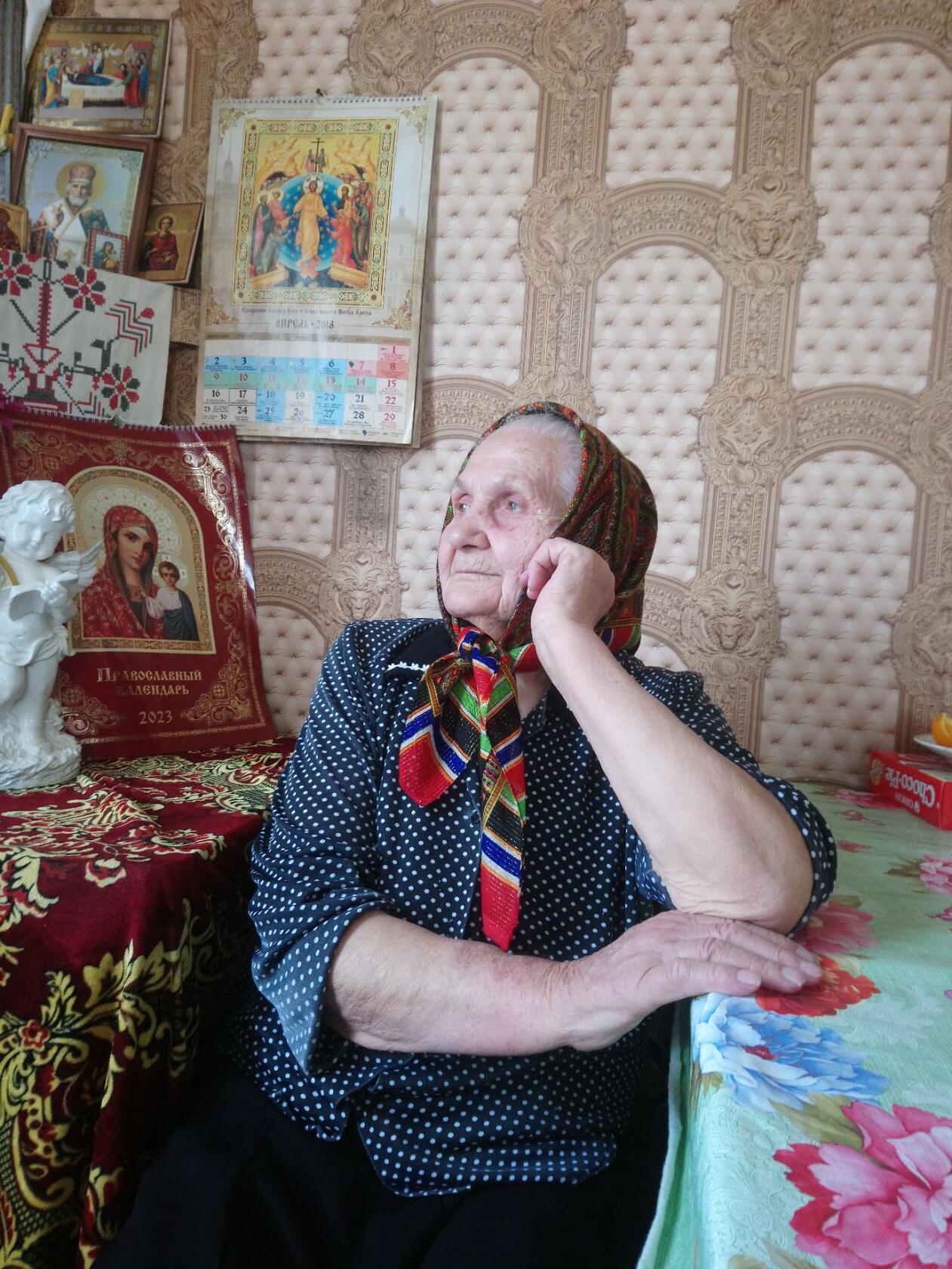 В Карачеве поздравили с 90 -летним юбилеем сельскую труженицу