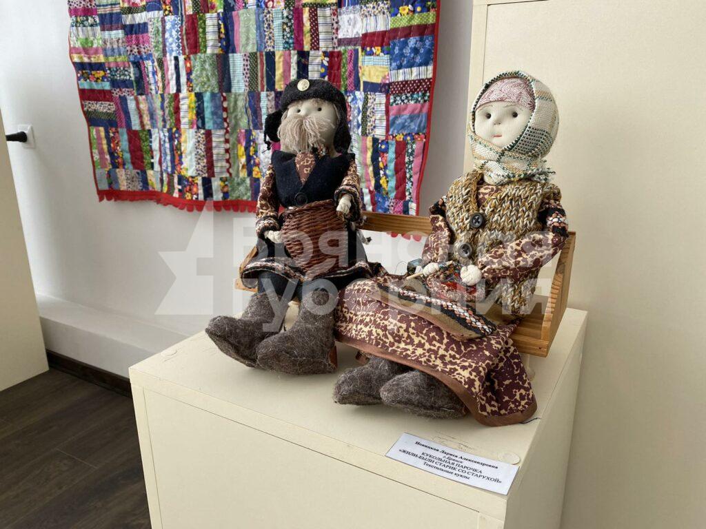 В Брянске работает выставка народного мастера Ларисы Новицкой