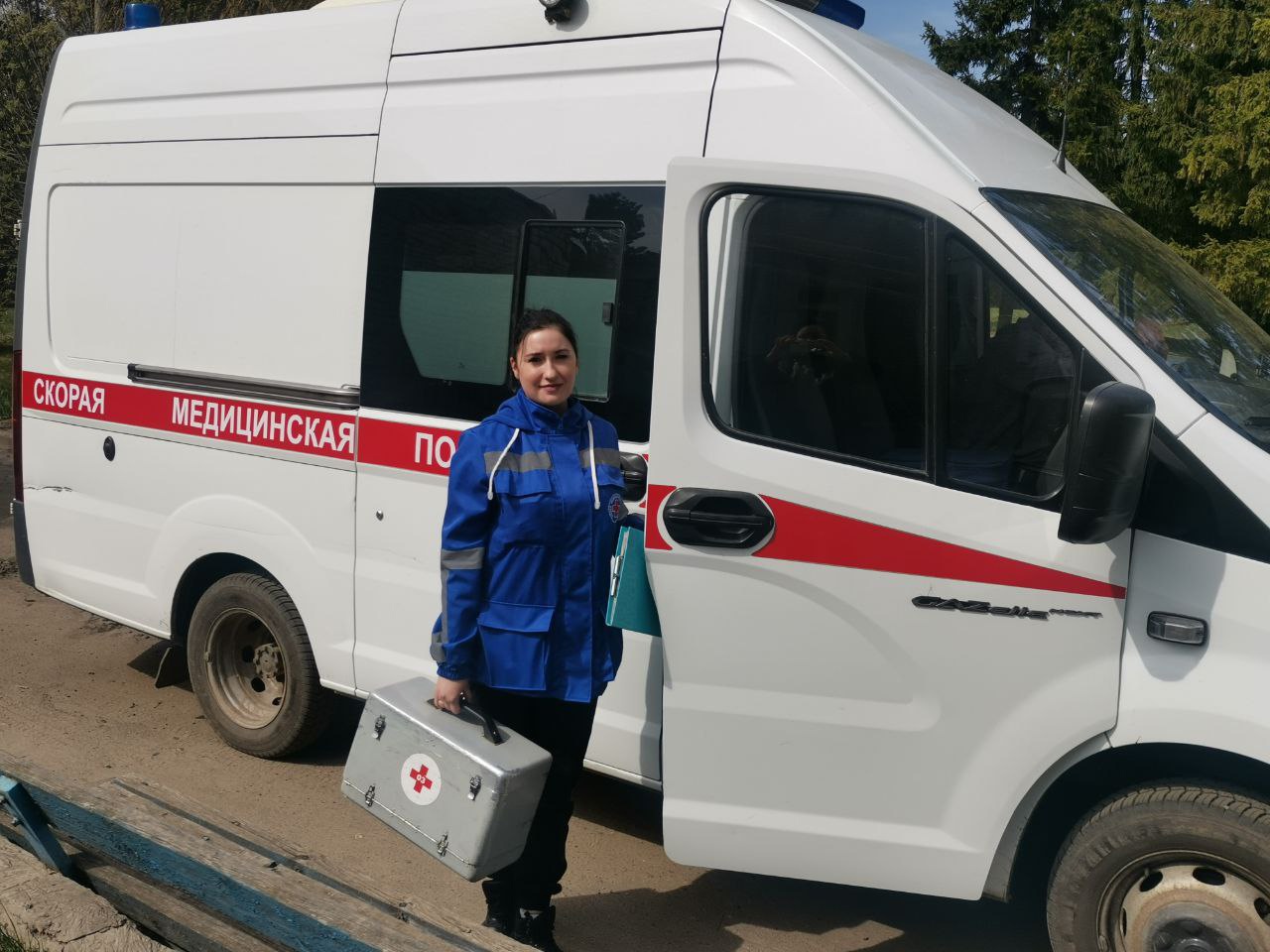 Районный фельдшер скорой помощи Дарья  Путимцева рассказала о  профессии