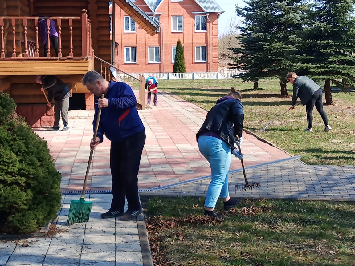 В Николо-Одринском монастыре Карачевского района прошли весенне-уборочные работы