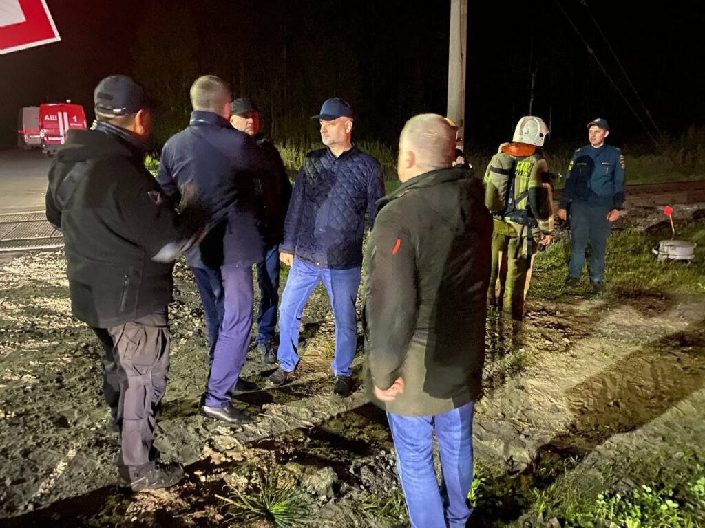 Александр Богомаз провел заседание оперштаба на месте диверсии под Брянском