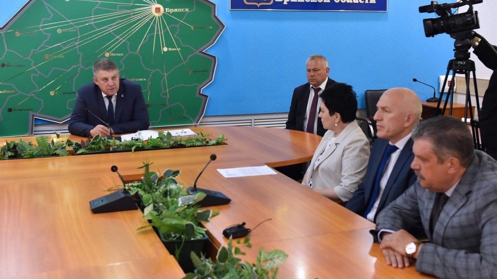 Брянский губернатор Александр Богомаз подчеркнул, что семьям участников СВО необходимо уделять особое внимание