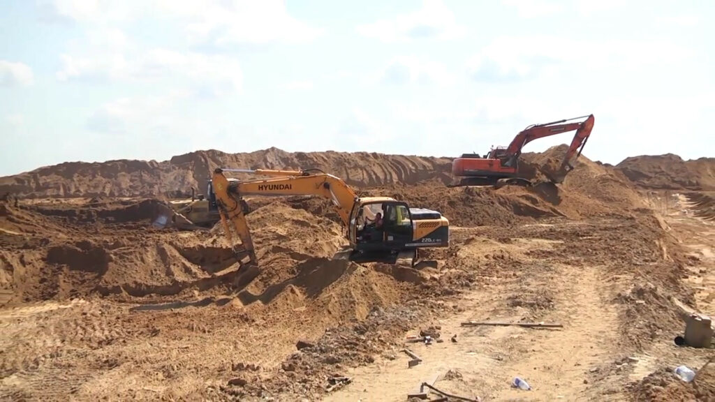 Под Стародубом продолжается рекультивация крупной мусорной свалки