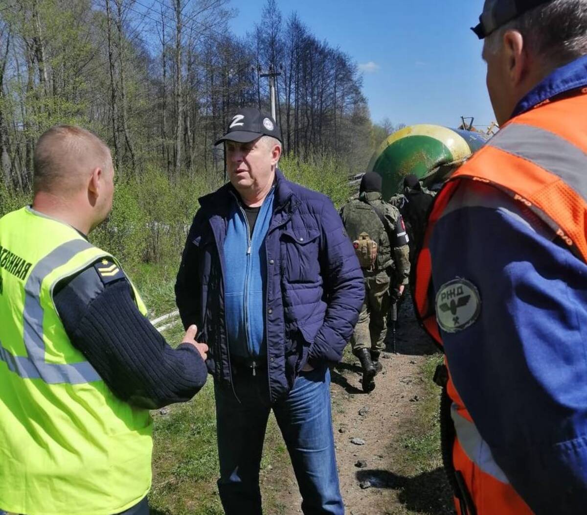 Брянский губернатор Богомаз побывал на месте подрыва поезда