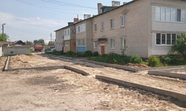 В брянской Суземке  благоустроят все дворы по центральной улице