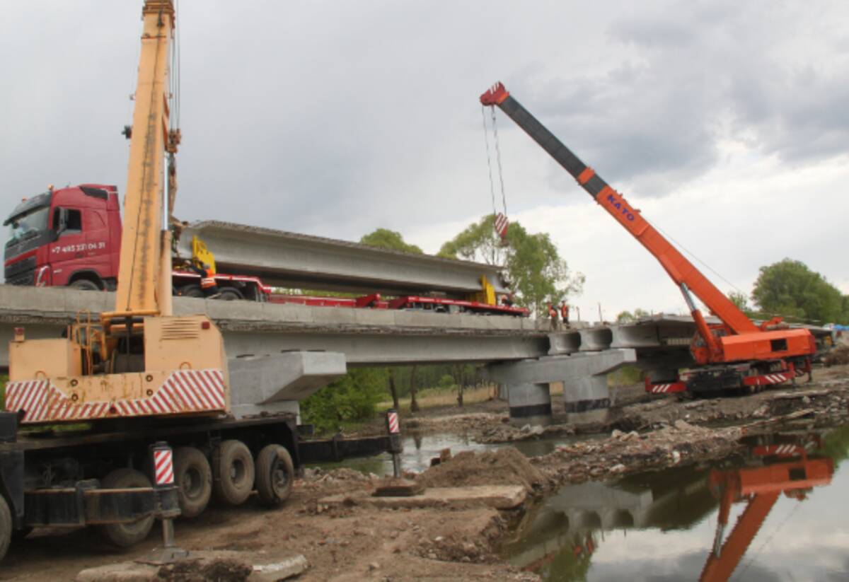 В брянском селе Посудичи продолжается капремонт моста через реку Вабля