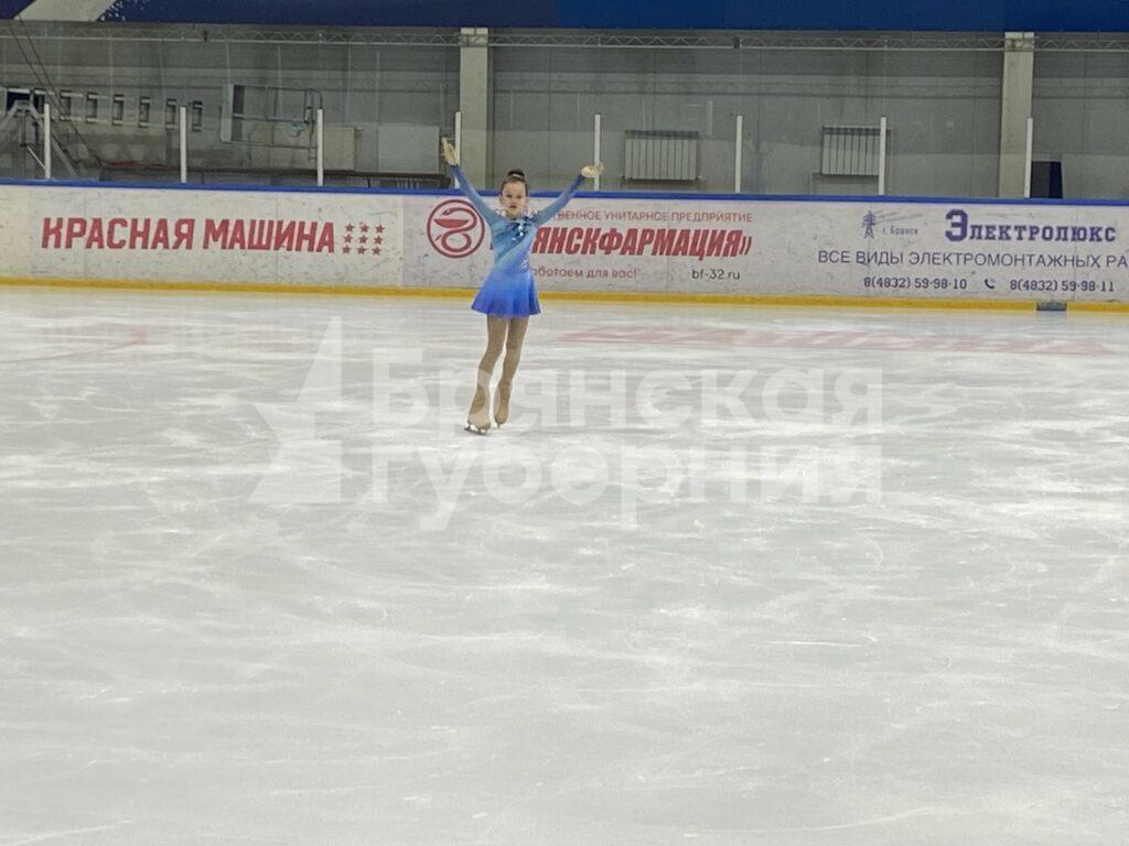 Первенство региона по фигурному катанию на коньках проходит В Брянске