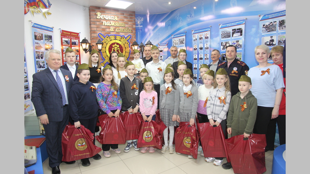 Брянские росгвардейцы провели для школьников очередной урок мужества