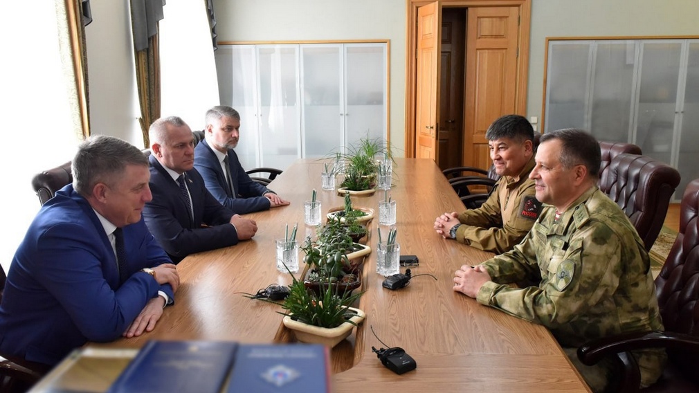 А.В.Богомаз обсудил с командующим Центральным округом Росгвардии обеспечение безопасности в Брянской области