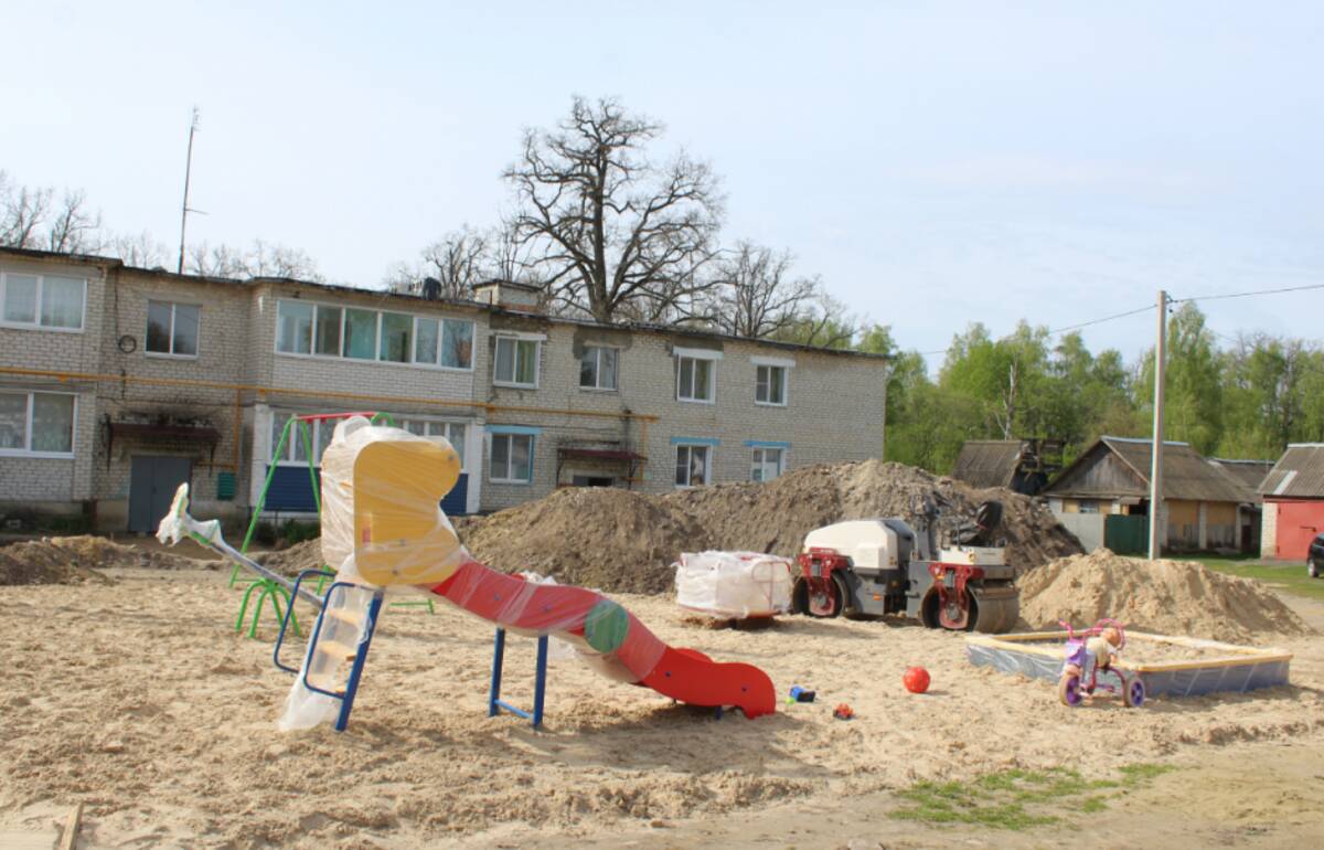 В Комаричском районе Брянской области  новую детскую площадку обустроят