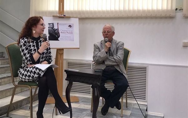 Брянский художник Михаил Решетнёв провёл для студентов открытый урок