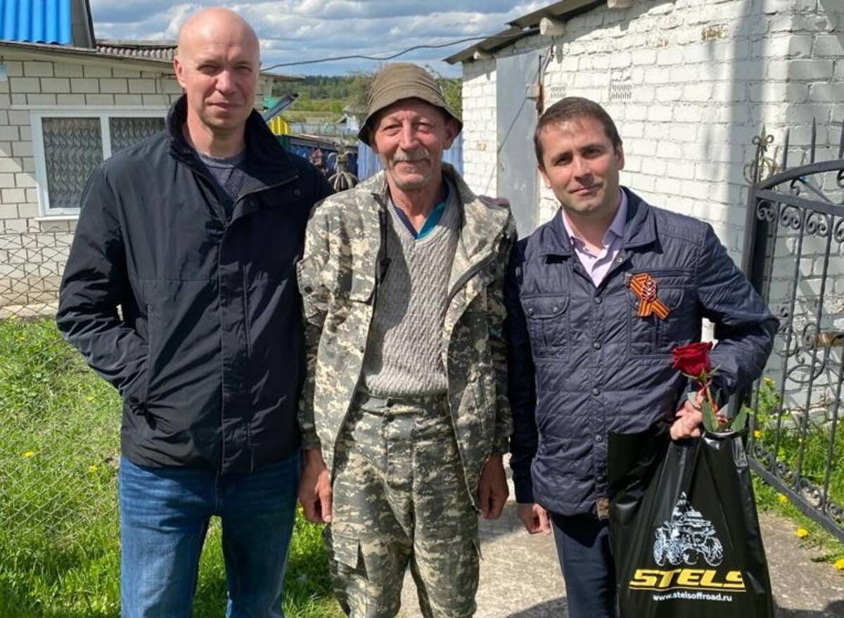 Представители Жуковского веломотозавода Брянщины посетили  семьи мобилизованных коллег