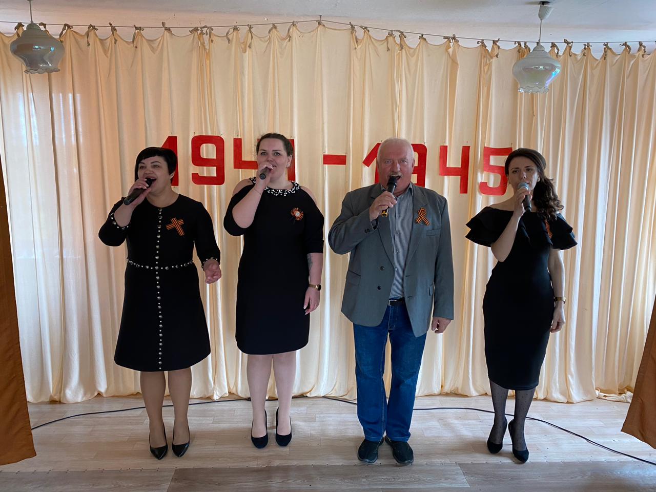 Коллектив Карачевского районного Дома культуры  в рамках акции «Фронтовая бригада» посетил малонаселенные пункты района