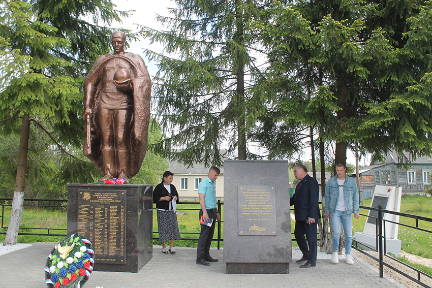 В Карачевском районе большое внимание уделяется памяти и памятникам