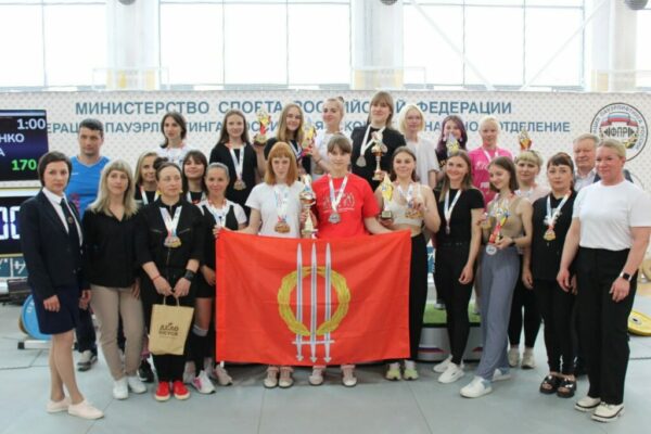 В Брянске определили  первых чемпионов региона по пауэрлифтингу