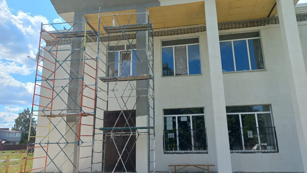 В Брянской области по нацпроекту ремонтируют сельские дома культуры