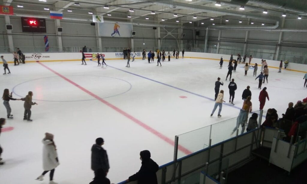 Александр Богомаз призвал чиновников активнее использовать новые спортобъекты летом