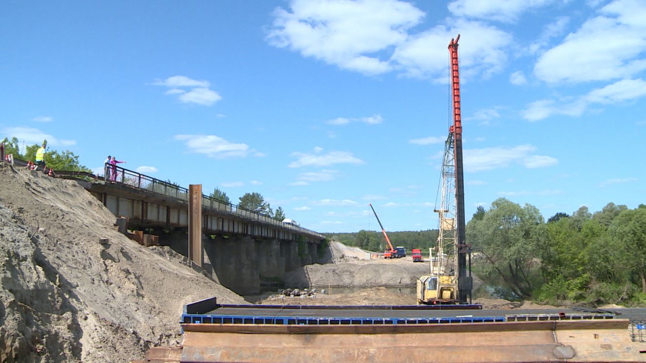 В брянском Фокино возводят новый автомобильный мост через реку Болва