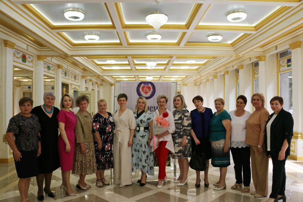 В региональном правительстве чествуют социальных работников Брянской области