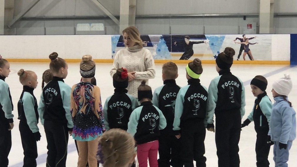 Олимпийская чемпионка Боброва в Клинцах провела мастер-класс для фигуристов