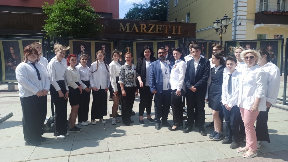 Для школьников провели экскурсию «Женщины героев Брянщины»