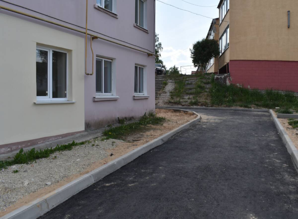 В Клетне по нацпроекту завершен капитальный ремонт трех дворовых территорий