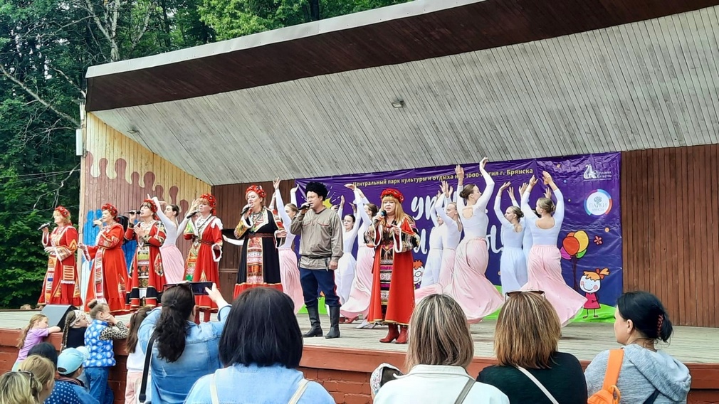 Веселый фестиваль «Ура! Каникулы!» прошел в Брянске