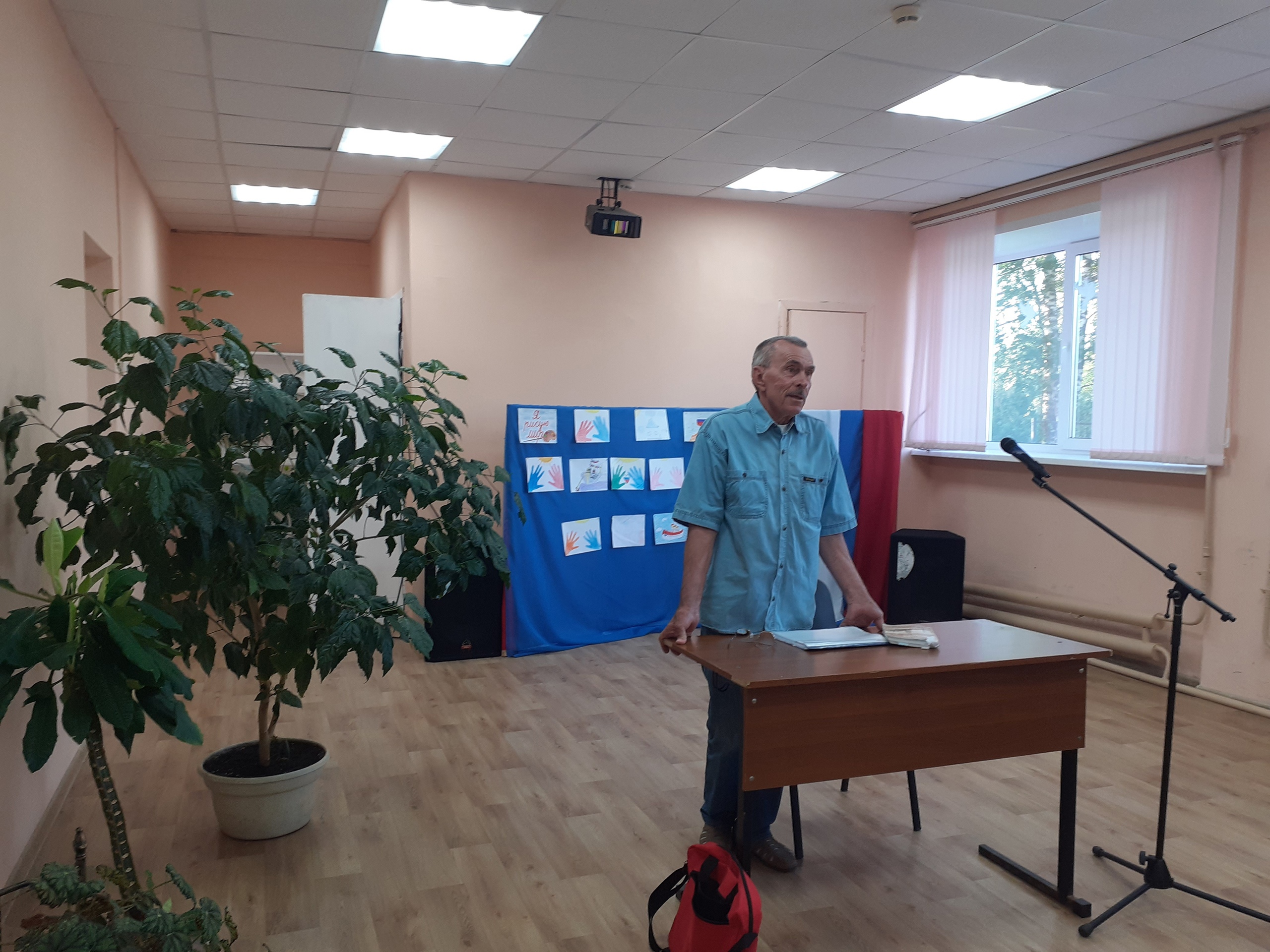 В День русского языка прошла встреча с карачевским поэтом