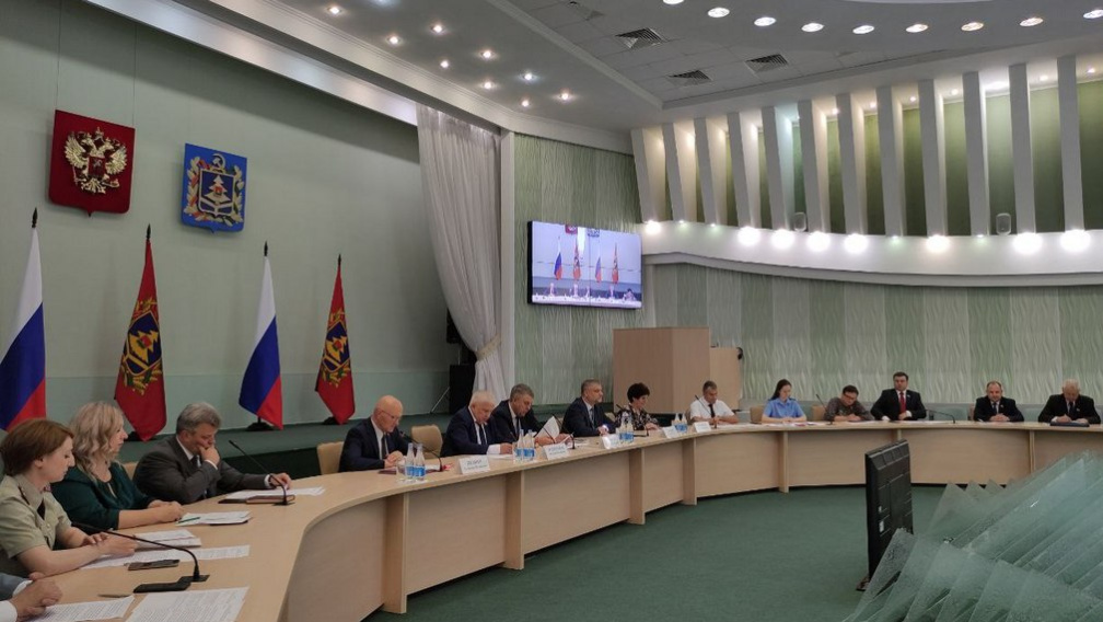 В Брянске очередное заседание Общественной палаты региона проходит