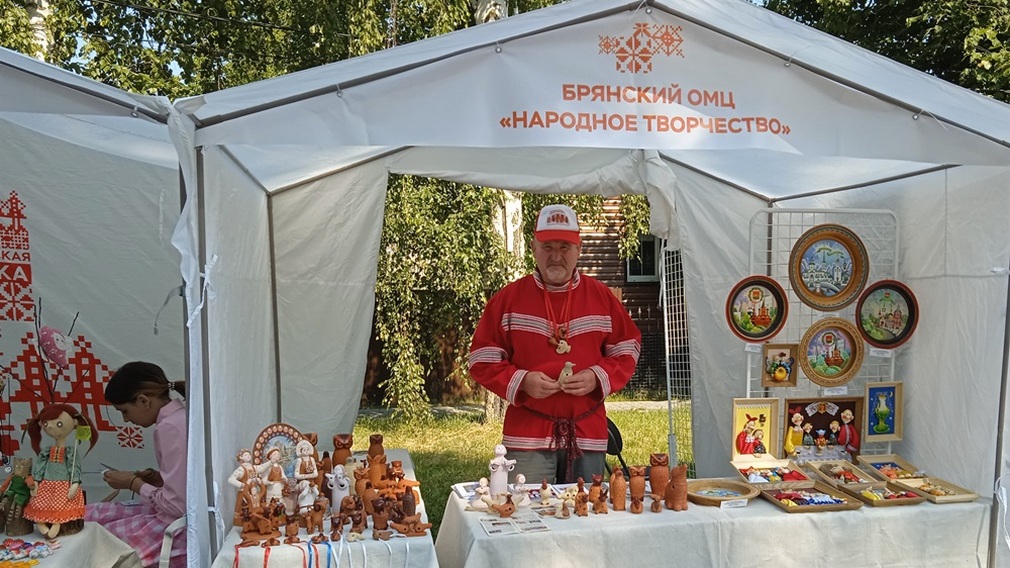 Участие в XXII Курской Коренской ярмарке приняла брянская делегация