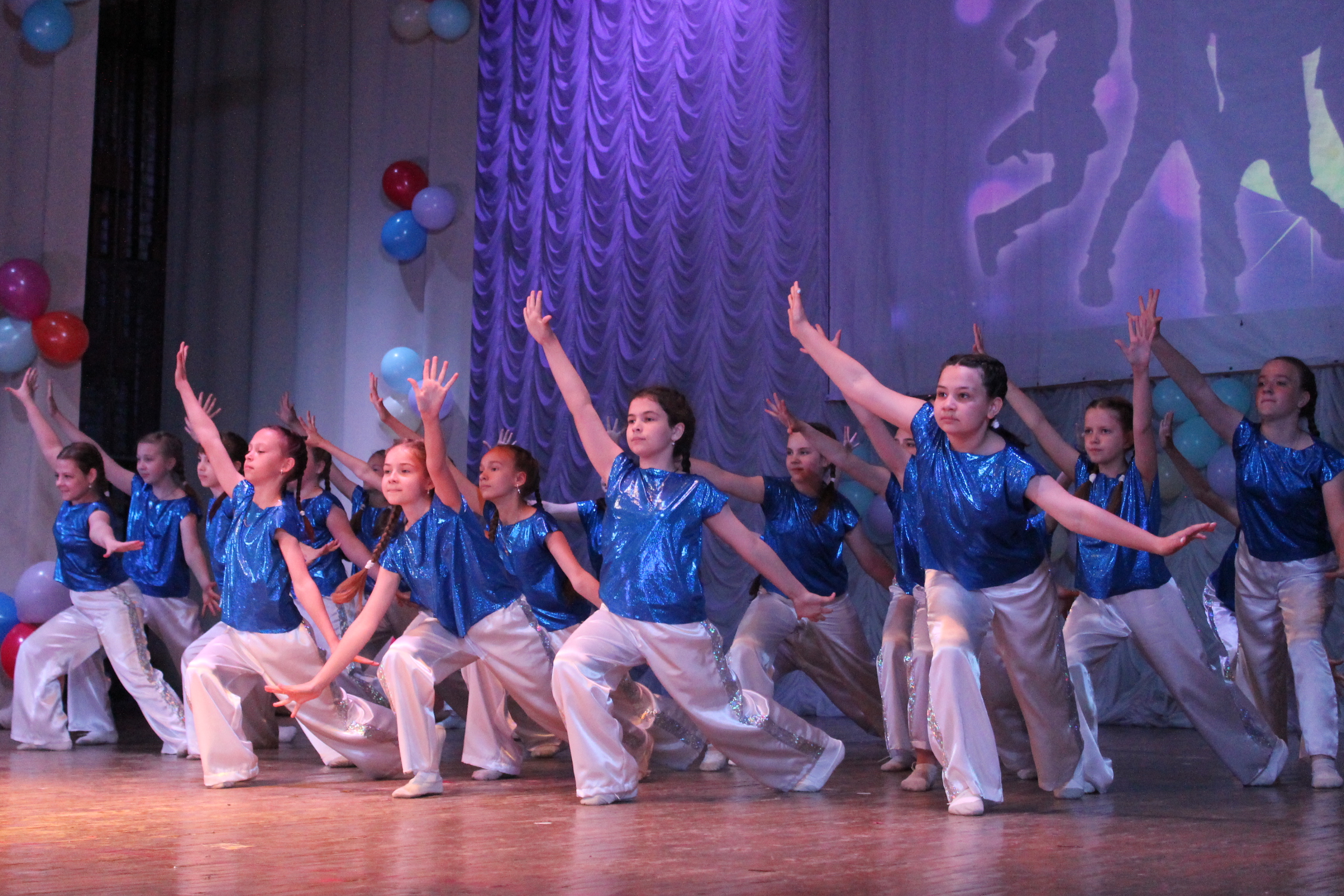 В Карачевском РДК прошёл концерт ко Дню защиты детей