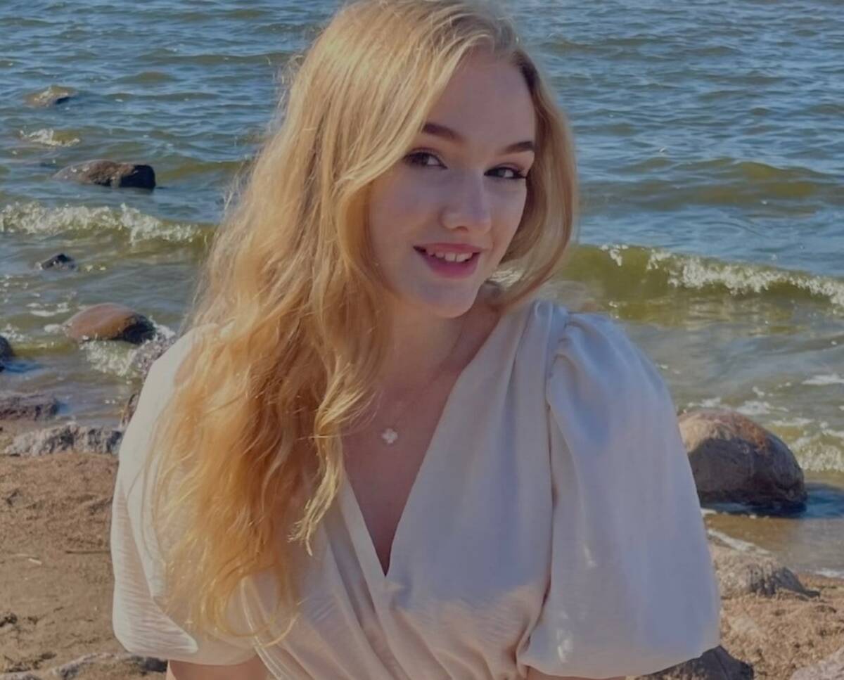 Выпускница Брянского лицея № 2 сдала ЕГЭ по английскому языку на 100 баллов