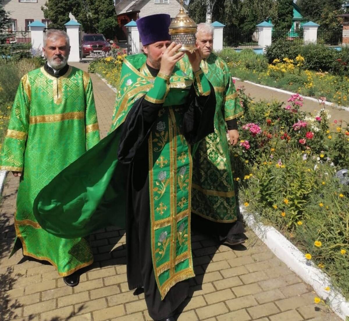 В Севск прибыл ковчег с мощами святых князей Петра и Февронии Муромских