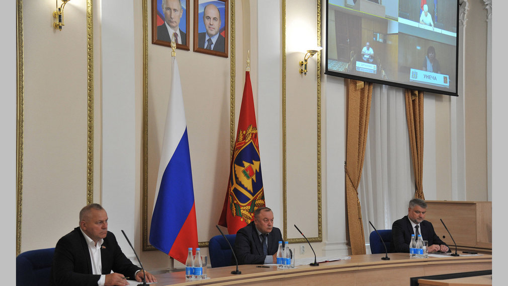 На Брянщине 109 учащихся сдали ЕГЭ на 100 баллов