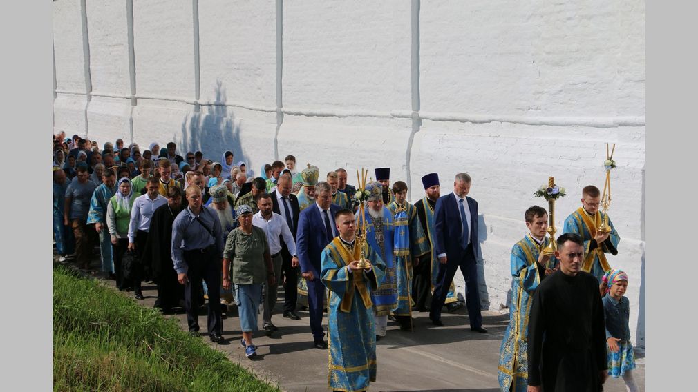 Александр Богомаз участвовал в торжествах в честь праздника Свенской иконы Божией Матери