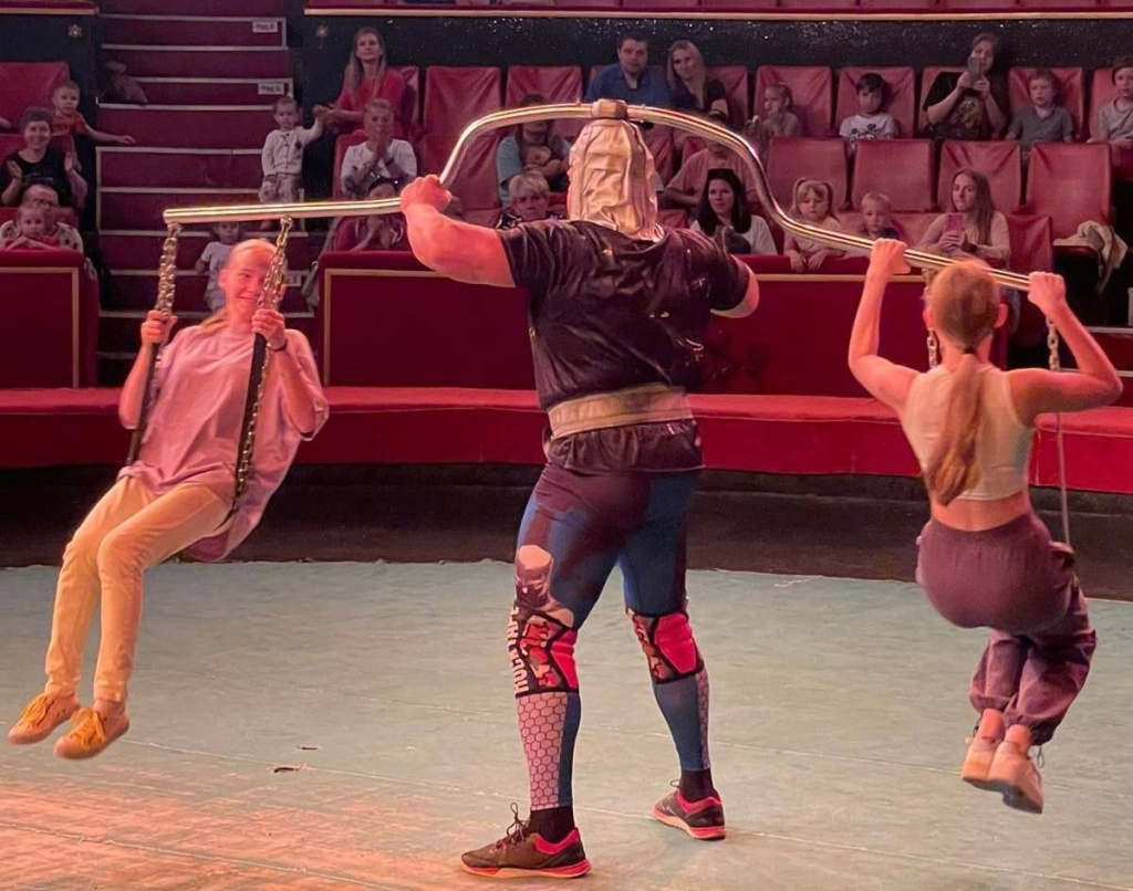 Мастер-классы провели артисты Брянского цирка