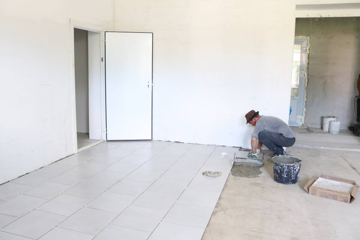 В Комаричском районе хирургический корпус больницы обновляют