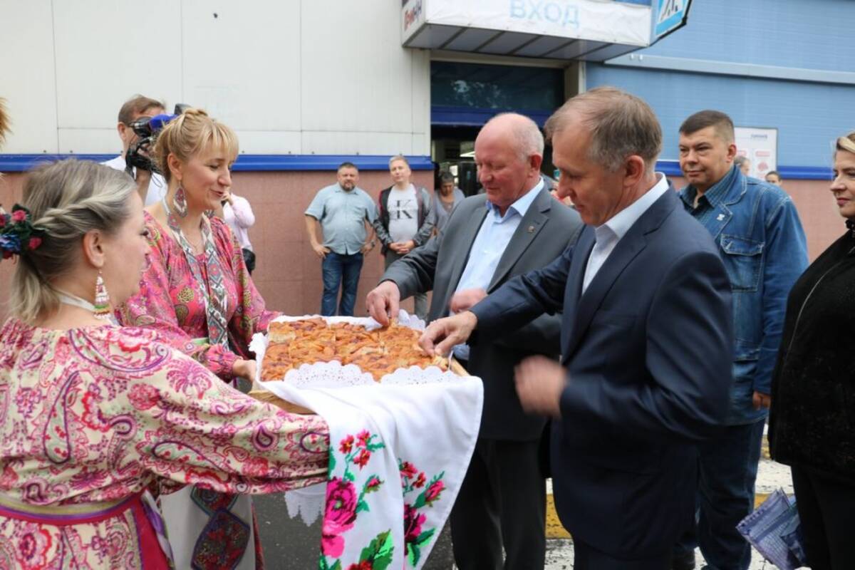 В Брянске торжественно открыли ярмарки выходного дня