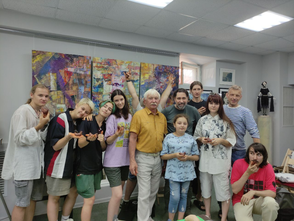 творческая встреча «Объединяющая сила искусства» с участием студентов из ЛНР проходит в Брянске