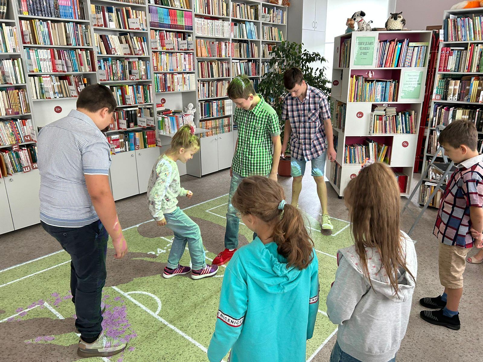 Экскурсия по Карачевской районной библиотеке «Путешествие в книжный мир»