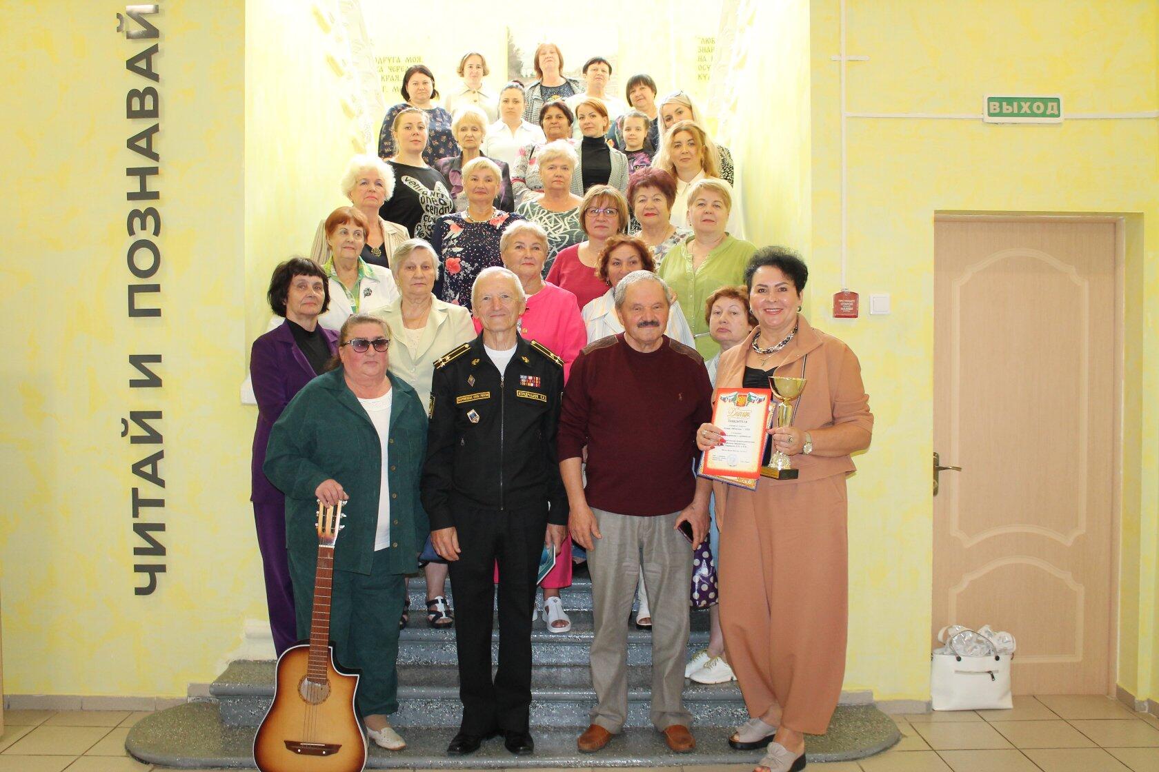 В Карачевской районной библиотеке прошла презентация сборника «Я книгу жизни приоткрыл»