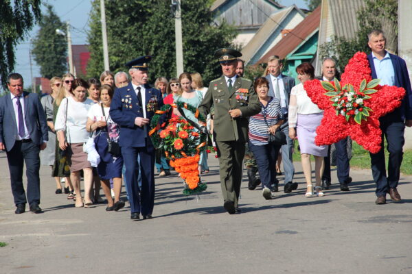 В Севске Брянской области  состоялся митинг, посвященный 80-й годовщине освобождения от немецко-фашистских захватчиков