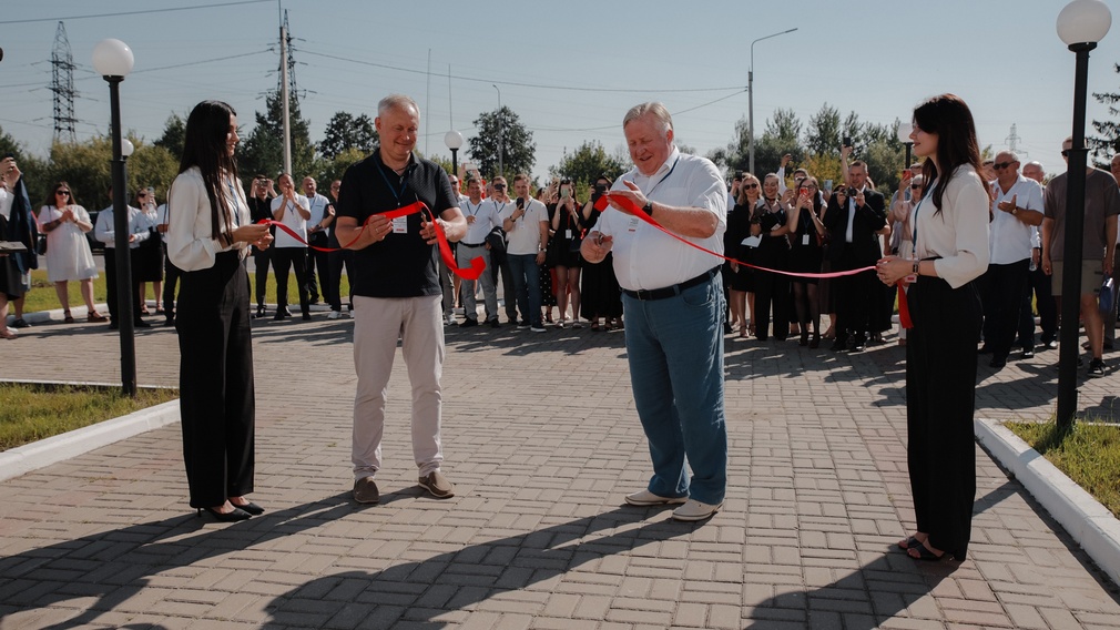 Завод по сбору грузовиков открылся в Брянске