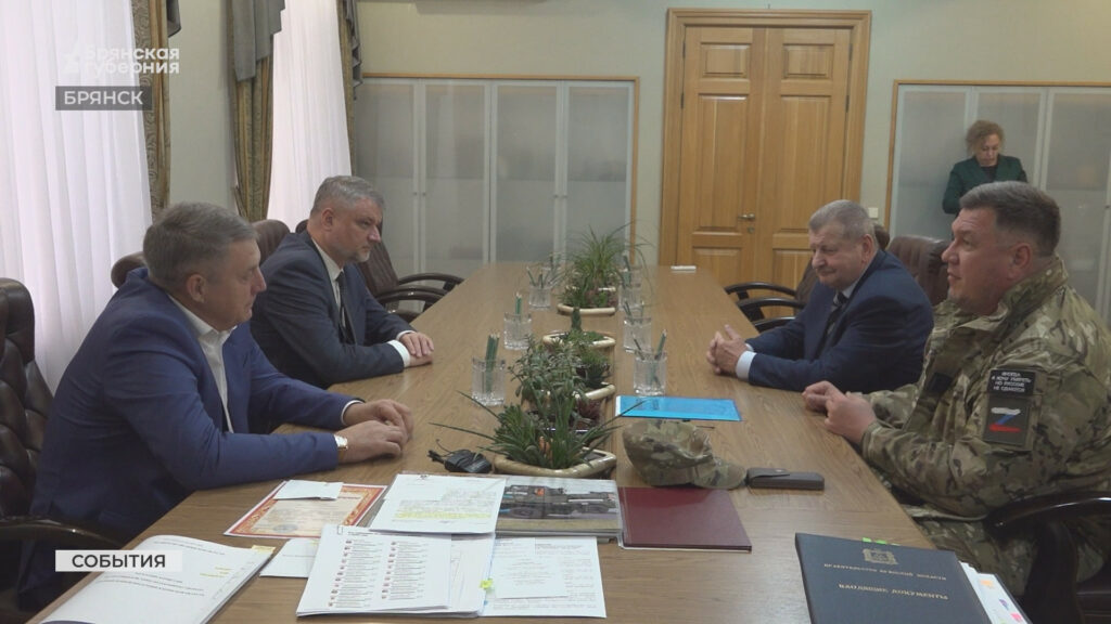 Замминистра строительства и ЖКХ Валерий Леонов высоко оценил помощь, оказываемую Брянщиной подшефной Брянке