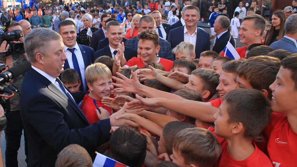 В Брянске открыли выставку, посвященную луганской Брянке