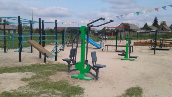 В брянском селе Вздружное построили детскую спортплощадку